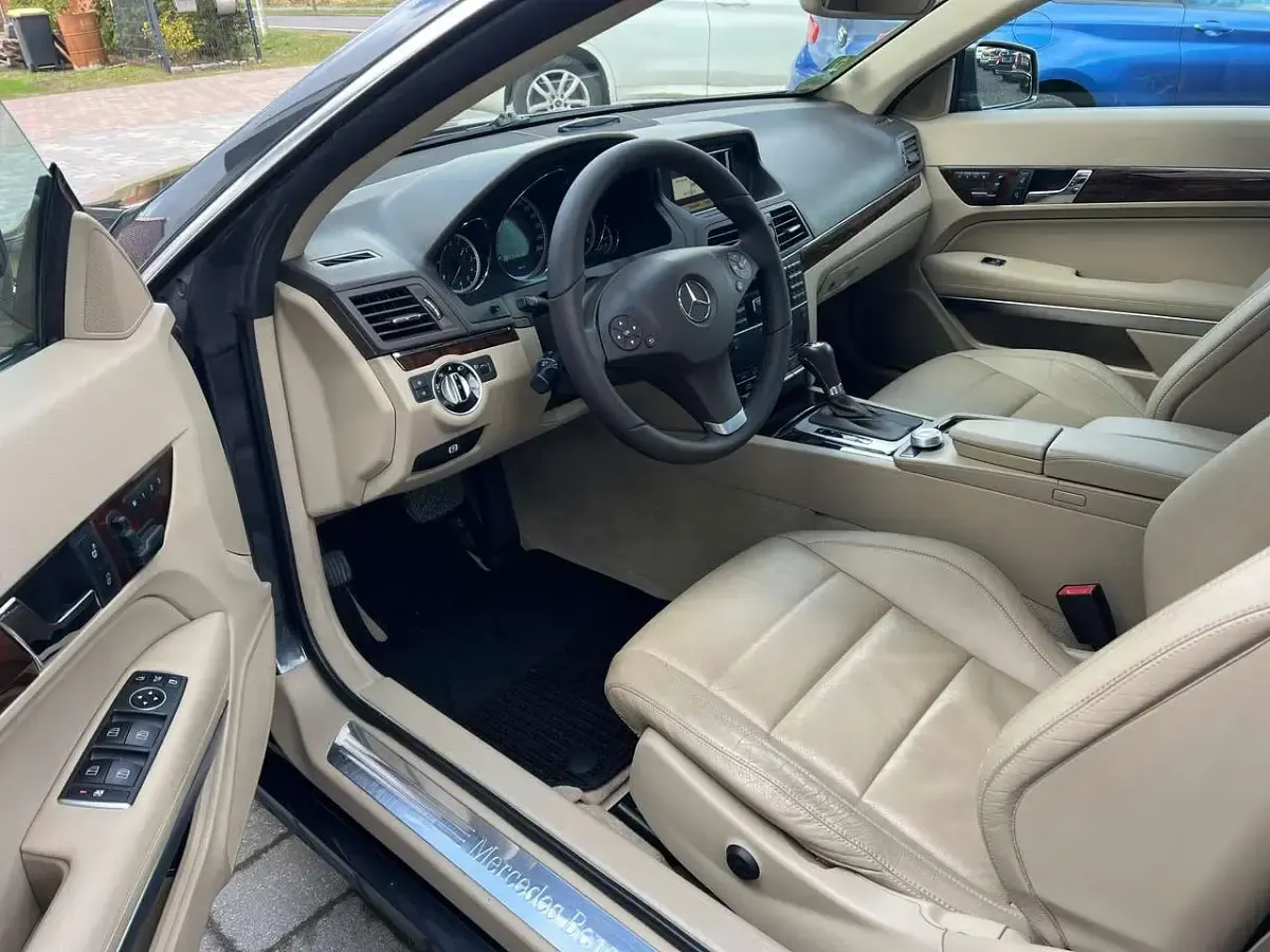 Gebraucht Mercedes E200 184 PS (135 kW) 2011 Grau Cabrio