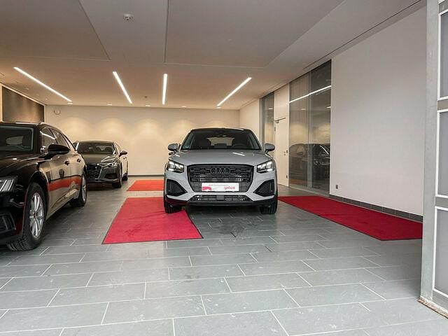 Gebraucht Audi Q2 Advanced Plus 150 PS (110 kW) 2024 Pfeilgrau perleffekt SUV