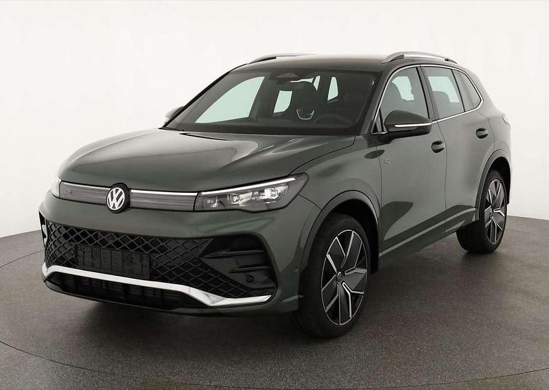 Neu VW Tiguan R-line 265 PS (194 kW) 2025 Cipressinogrün metallic SUV