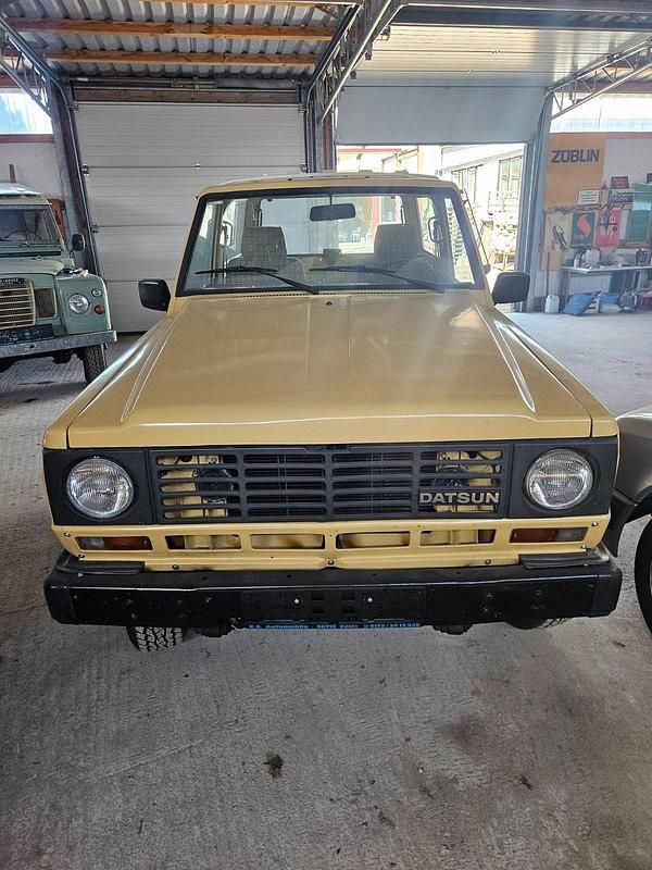 Gelb Gebraucht 1981 Nissan Patrol SUV | 12.300 € - Bild 1/4