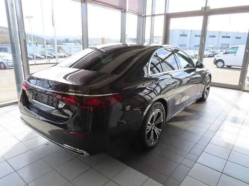 Gebraucht Mercedes E450 Avantgarde 367 PS (269 kW) 2025 Grau Limousine