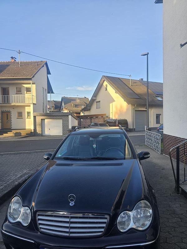 Usata Mercedes 220 2007 Nero Station wagon