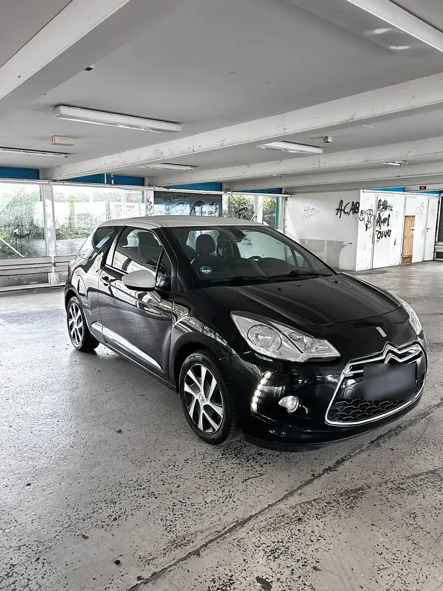 Gebraucht Citroën DS3 82 PS (60 kW) 2014 Schwarz Kleinwagen
