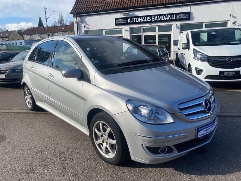 Gebraucht Mercedes B180 109 PS (80 kW) 2006 Silber Van / Kleinbus