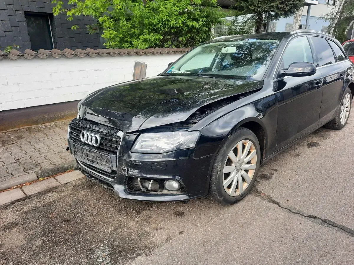 Gebraucht Audi A4 Ambiente 239 PS (175 kW) 2011 Schwarz Kombi