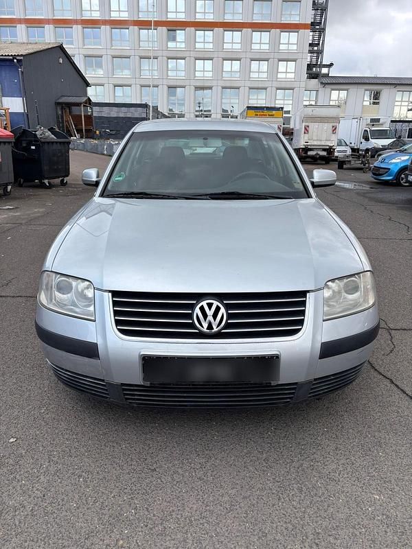 Gebraucht VW Passat 101 PS (74 kW) 2002 Silber Limousine
