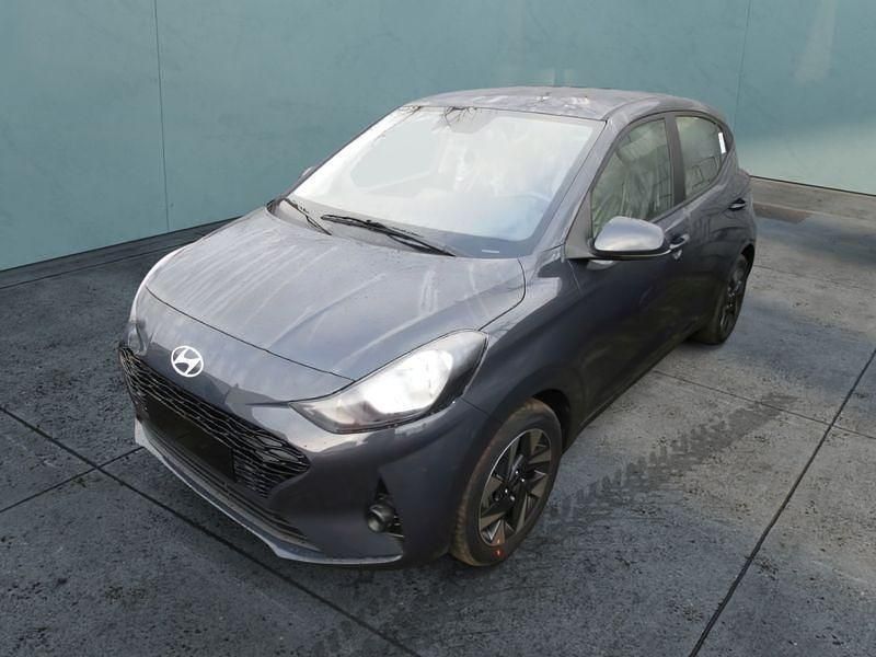 Grau Neu 2024 Hyundai i10 Trend Kleinwagen | 17.499 € (Fairer Preis) - Bild 1/4
