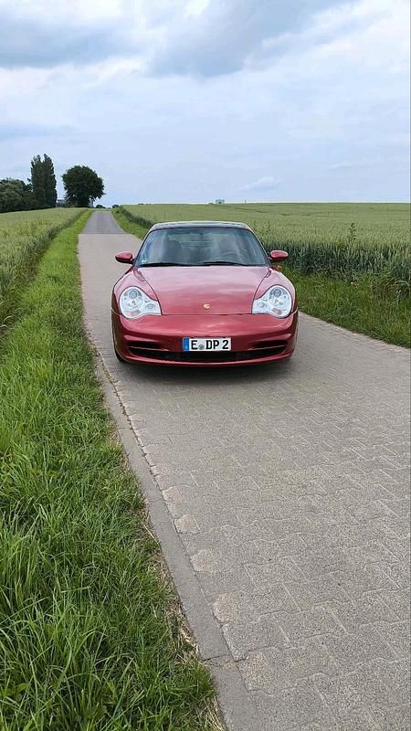 Gebraucht Porsche 996 320 PS (235 kW) 2002 Rot Coupé