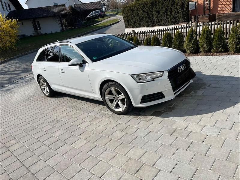 Gebraucht Audi A4 Basis 150 PS (110 kW) 2016 Weiß Kombi