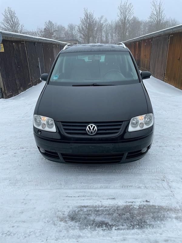 Schwarz Gebraucht 2004 VW Touran Van / Kleinbus | 1.200 € (Superpreis) - Bild 1/4