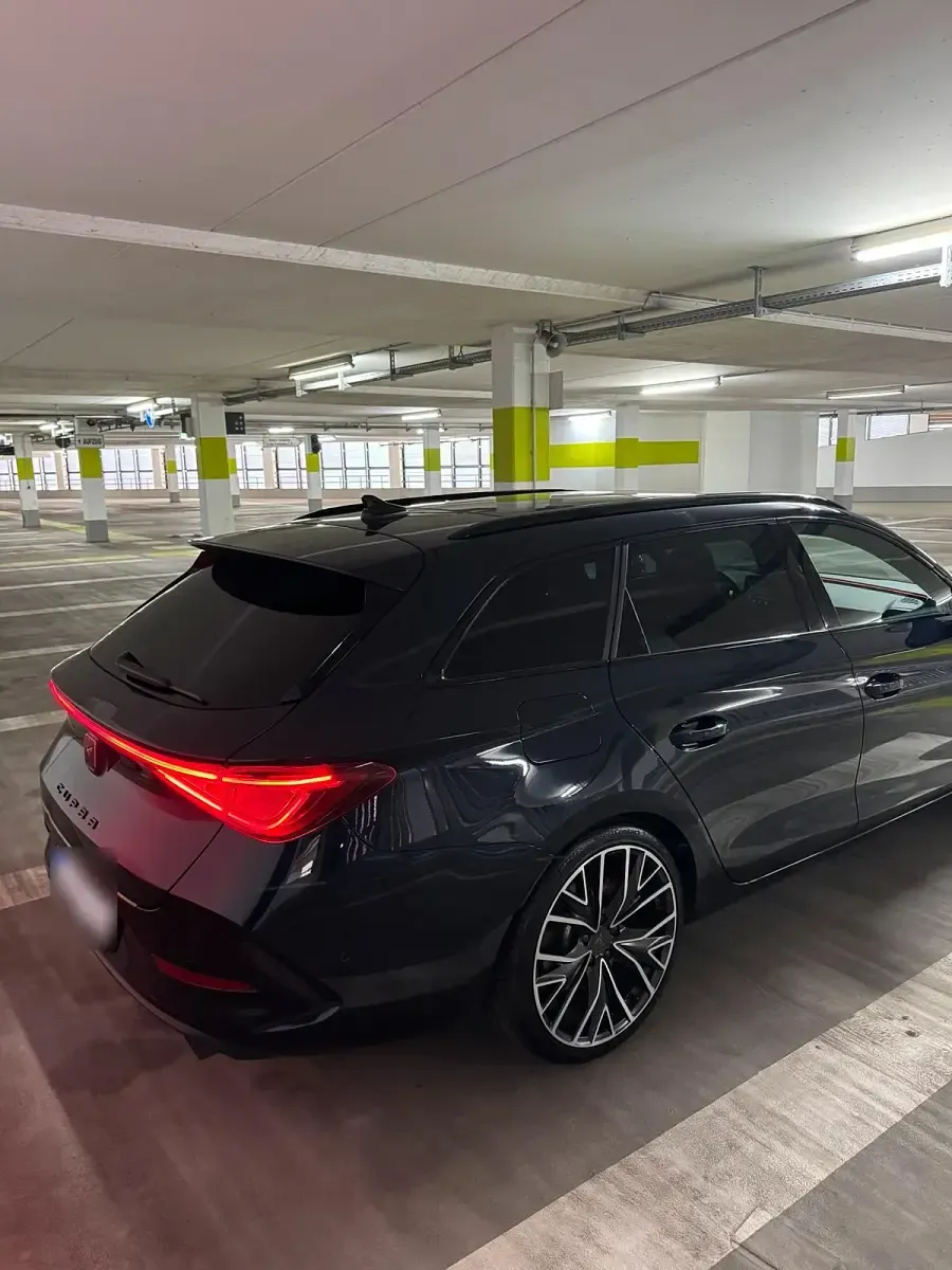 Gebraucht Cupra Leon 245 PS (180 kW) 2022 Andere farben Kombi