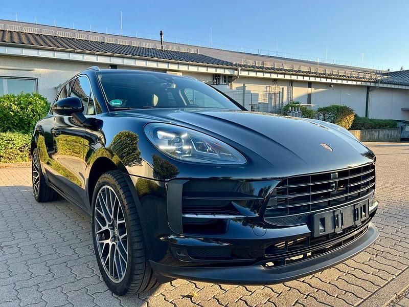 Schwarz Gebraucht 2019 Porsche Macan SUV | 38.500 € (Etwas zu teuer) - Bild 1/4
