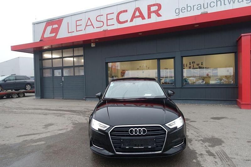 Schwarz Gebraucht 2019 Audi A3 Design Limousine | 13.908 € (Superpreis) - Bild 1/4