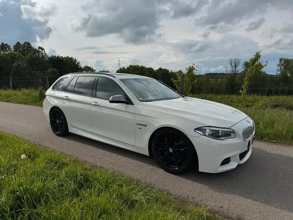 Gebraucht BMW M550 Performance 381 PS (280 kW) 2013 Weiß Limousine