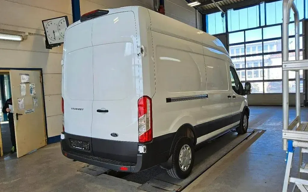 Usata Ford Transit 185 CV (136 kW) 2022 Bianco Monovolume