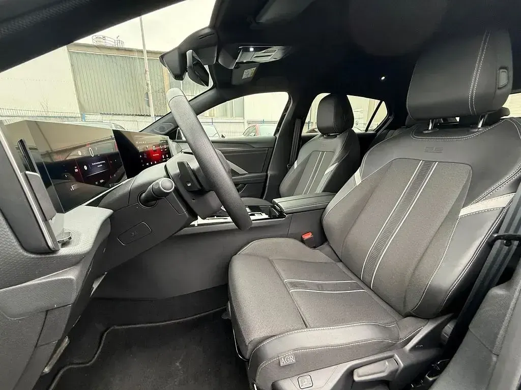 Gebraucht Opel Astra 131 PS (96 kW) 2024 Schwarz Kleinwagen