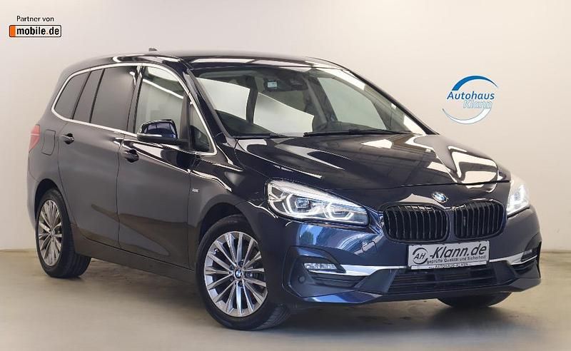 Blau Gebraucht 2018 BMW 218 Gran Tourer Luxury Line Van / Kleinbus | 16.249 € (Fairer Preis) - Bild 1/4