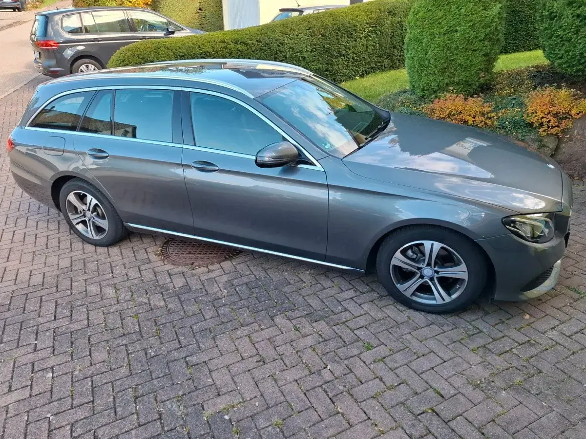 Usata Mercedes E220 194 CV (142 kW) 2017 Grigio Berlina