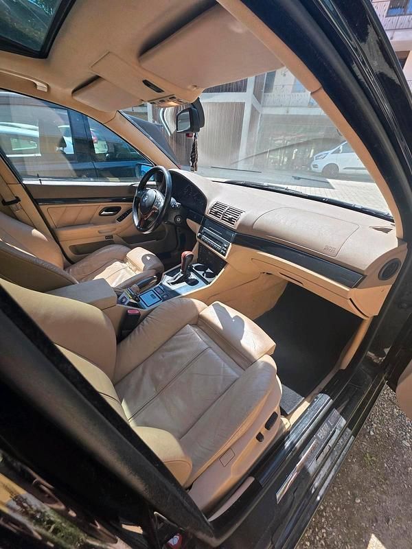 Schwarz Gebraucht 2001 BMW 525 Limousine | 4.500 € (Fairer Preis) - Bild 1/4