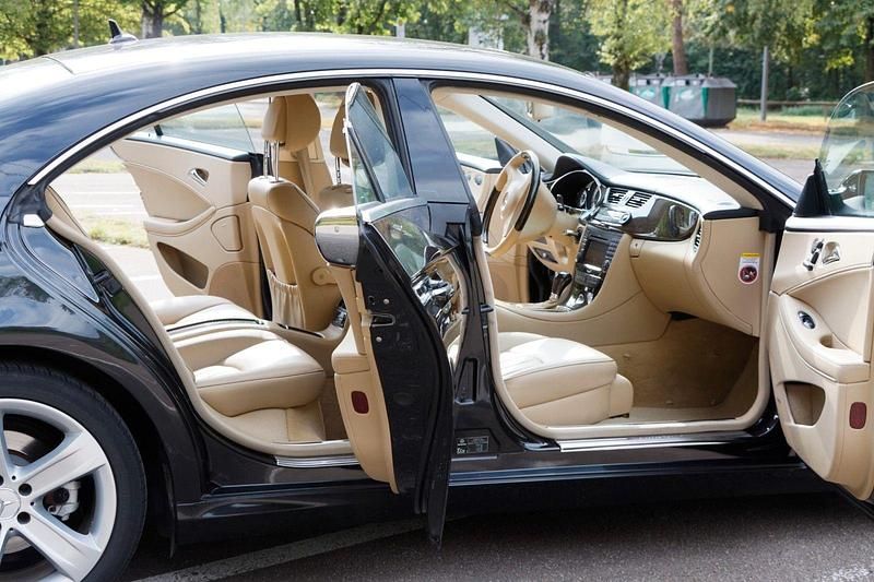 Gebraucht Mercedes CLS320 211 PS (155 kW) 2008 Schwarz Coupé