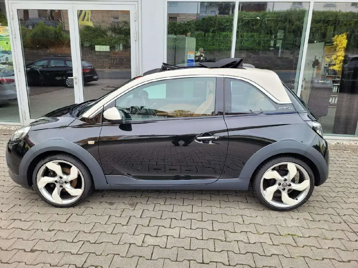 Gebraucht Opel Adam Rocks Rocks 116 PS (85 kW) 2017 Onyx schwarz Kleinwagen