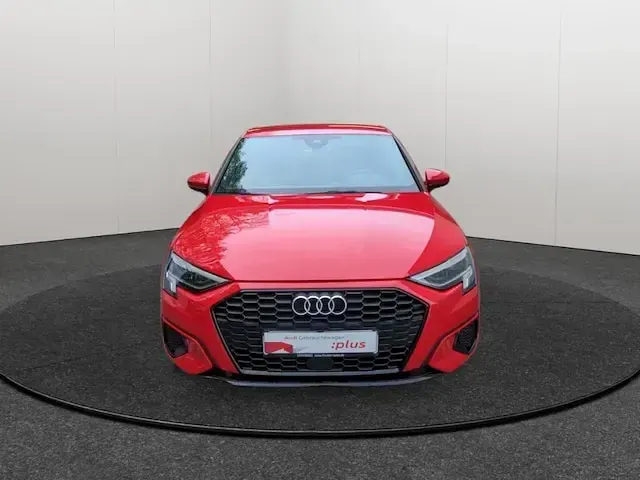 Gebraucht Audi A3 Advanced 150 PS (110 kW) 2021 Rot Limousine