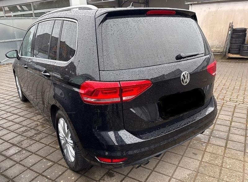 Gebraucht VW Touran Highline 150 PS (110 kW) 2016 Schwarz Van / Kleinbus