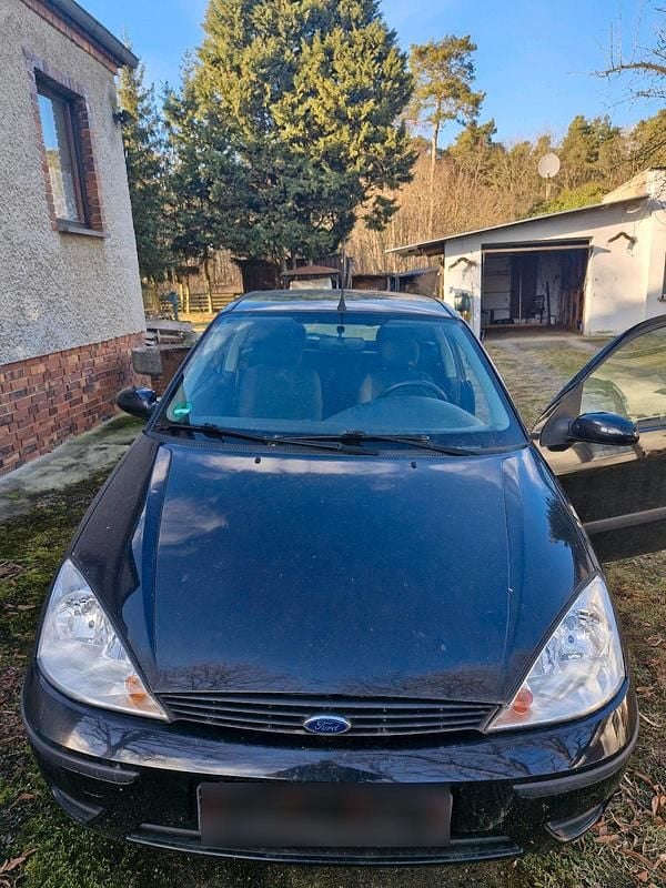 Second-hand Ford Focus 75 CP (55 kW) 2001 Negru Hatchback