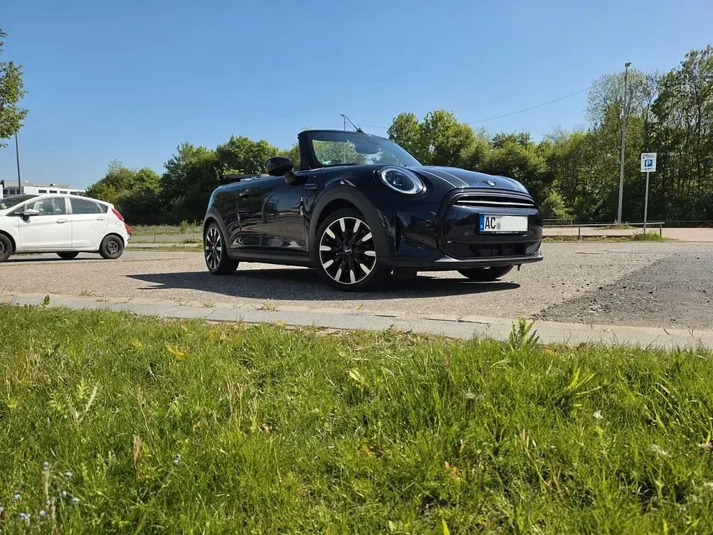 Gebraucht Mini Cooper Classic 136 PS (100 kW) 2023 Schwarz Kleinwagen
