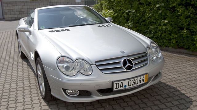 Gebraucht Mercedes SL500 306 PS (225 kW) 2002 Silber metallic Cabrio