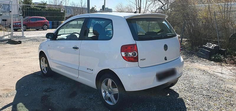 Usata VW Fox Style 60 CV (44 kW) 2011 Bianco Utilitaria