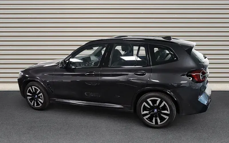 Gebraucht BMW iX3 Shadowline 210 kW (286 PS) 2023 Grau SUV