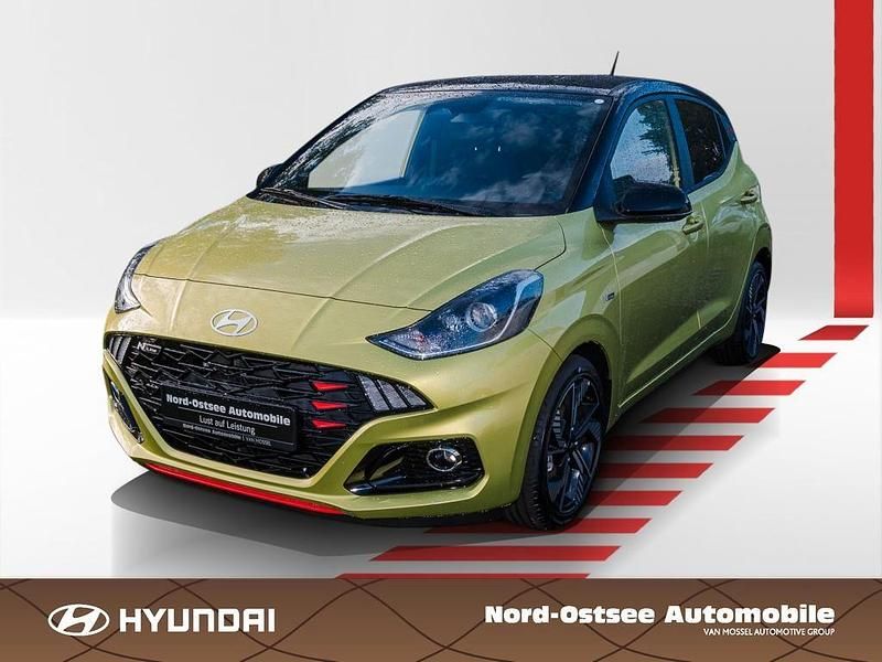 Atlas white/ phantom black Gebraucht 2025 Hyundai i10 N Line Kleinwagen | 18.680 € (Fairer Preis) - Bild 1/4