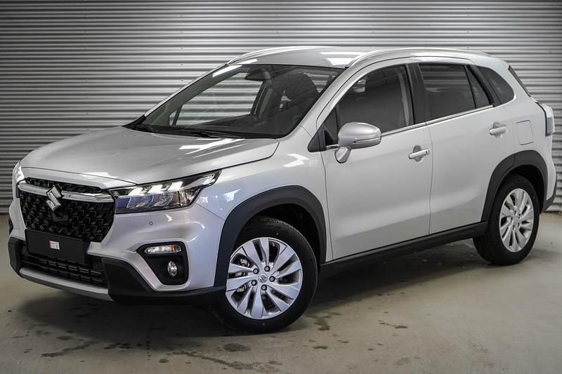 Silky silver metallic (zcc) Neu 2025 Suzuki SX4 S-Cross GL SUV | 25.770 € (Guter Preis) - Bild 1/4