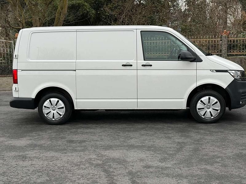 Gebraucht VW Transporter 150 PS (110 kW) 2022 Candyweiß Van