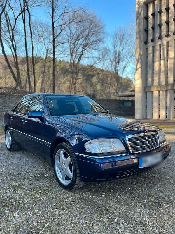 Gebraucht Mercedes C180 Elegance 122 PS (89 kW) 1994 Blau Limousine