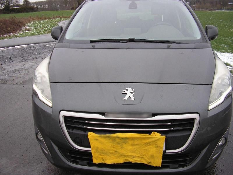 Gebraucht Peugeot 5008 Active 131 PS (96 kW) 2016 Blau Van / Kleinbus