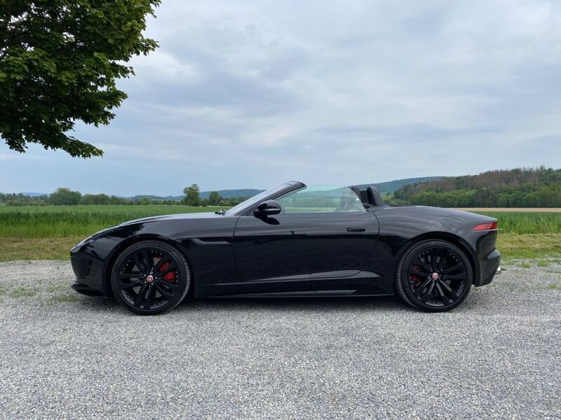 Schwarz Gebraucht 2017 Jaguar F-Type R Cabrio | 52.500 € - Bild 1/4