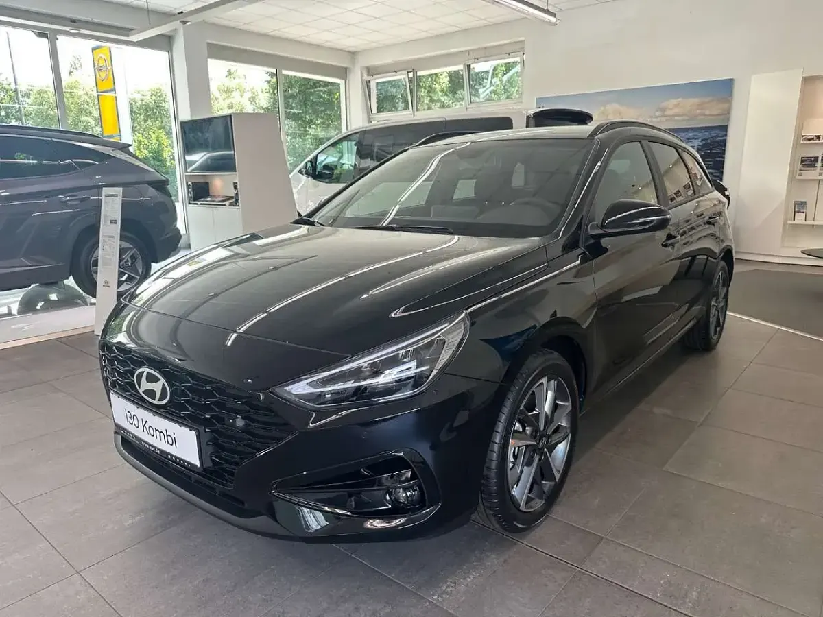 Neu Hyundai i30 Trend 150 PS (110 kW) 2026 Schwarz Kombi