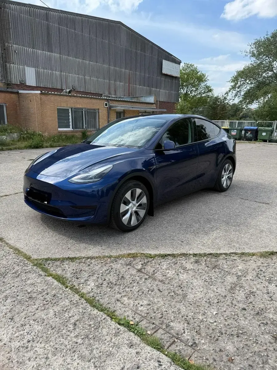 Gebraucht Tesla Model Y Standard Range 161 kW (220 PS) 2024 Blau SUV