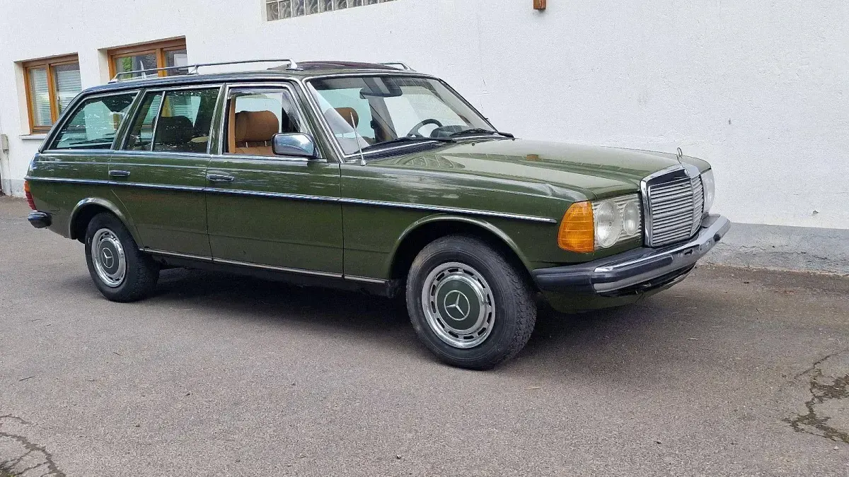 Gebraucht Mercedes 240 72 PS (52 kW) 1982 Grün Kombi