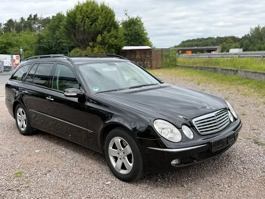 Gebraucht Mercedes E220 150 PS (110 kW) 2005 Schwarz Kombi