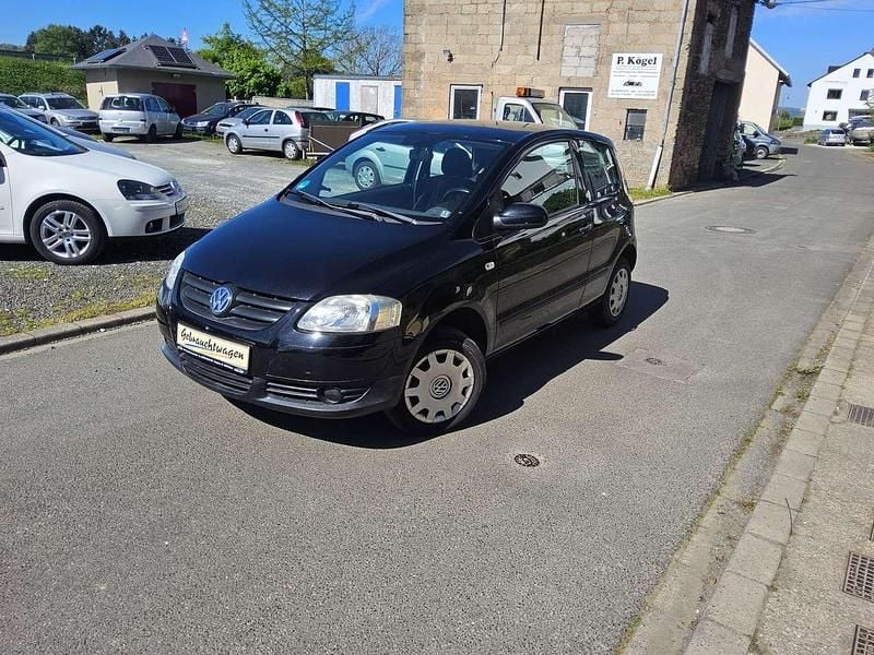 Second-hand VW Fox Basis 54 CP (39 kW) 2005 Negru Hatchback