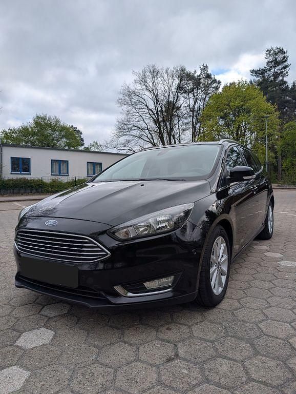 Second-hand Ford Focus Titanium 120 CP (88 kW) 2015 Negru Berlinǎ