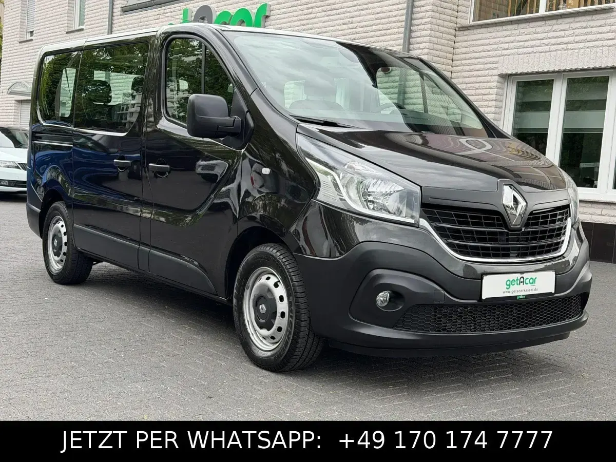 Gebraucht Renault Trafic Authentique 125 PS (91 kW) 2018 Schwarz Van / Kleinbus