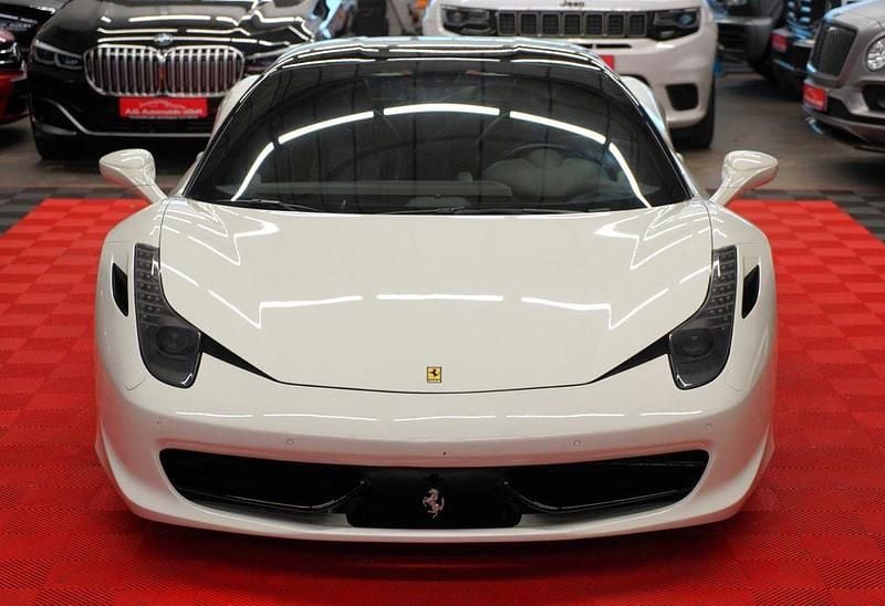 Second-hand Ferrari 458 566 CP (416 kW) 2011 Alb Coupe