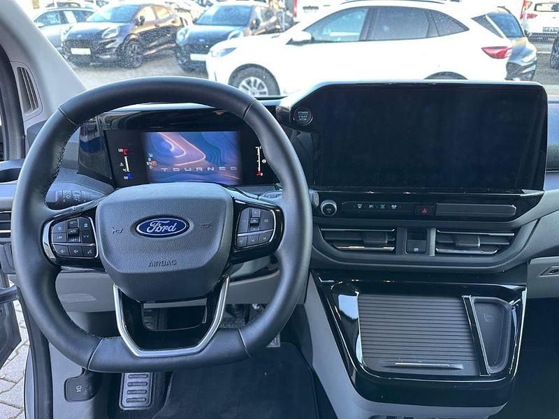 Gebraucht Ford Tourneo Titanium 170 PS (125 kW) 2025 Fancygrau Van / Kleinbus