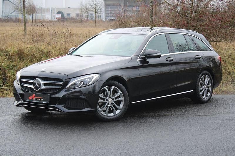 Schwarz Gebraucht 2015 Mercedes C220 Avantgarde Limousine | 13.990 € (Guter Preis) - Bild 1/4