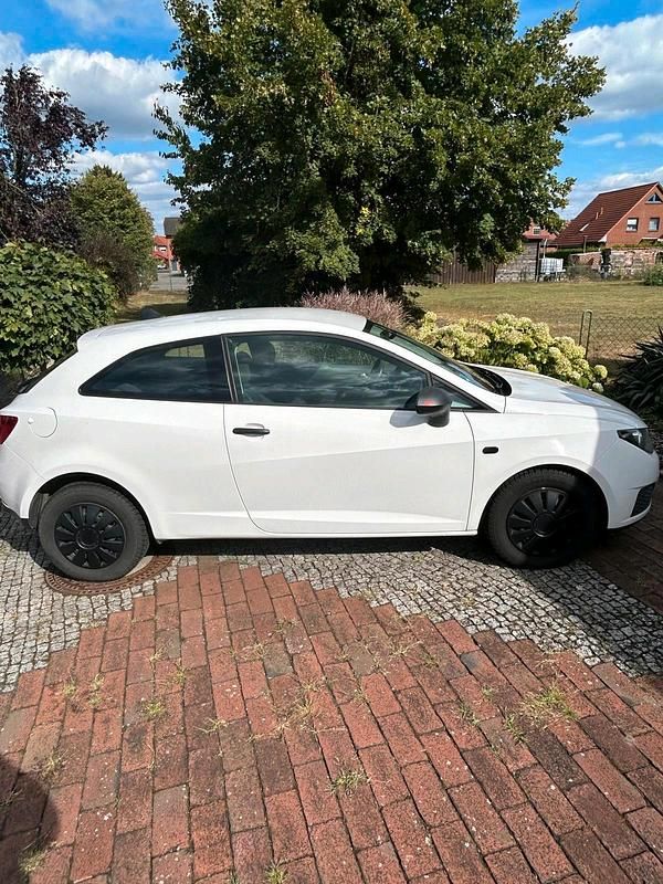 Weiß Gebraucht 2010 Seat Ibiza Kleinwagen | 2.100 € (Fairer Preis) - Bild 1/4