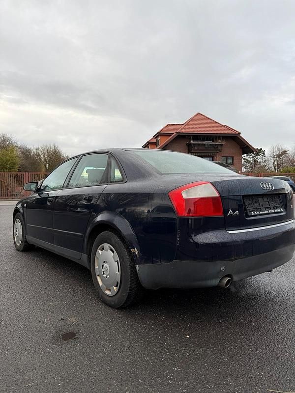 Gebraucht Audi A4 102 PS (75 kW) 2002 Blau Limousine